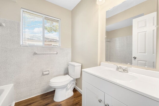 Building Photo - 1014 Montie Rd