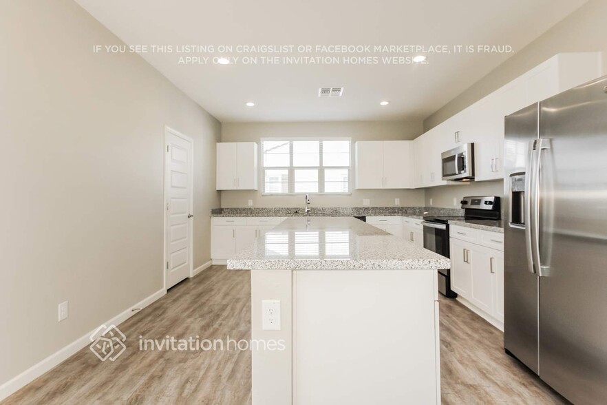 Building Photo - 5124 N 189th Glen