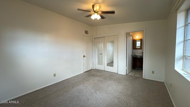 Building Photo - 35 E James Dr