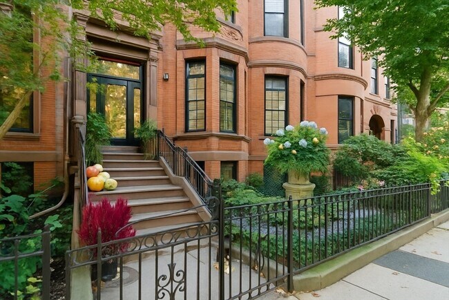 Building Photo - 288 Commonwealth Ave