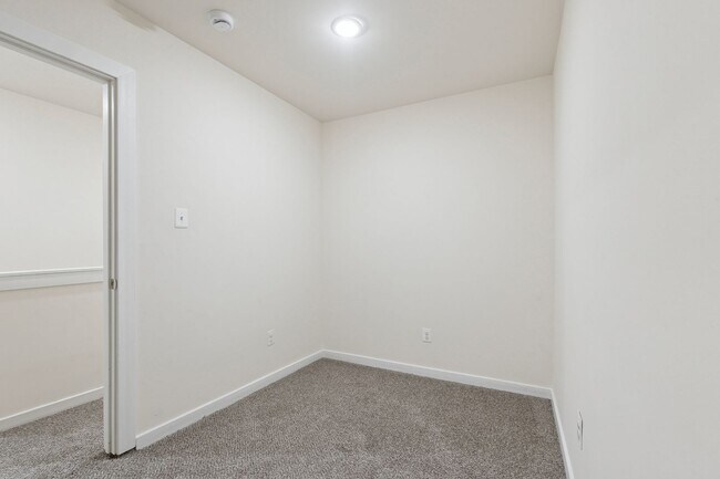 Building Photo - 1454 N 56th St