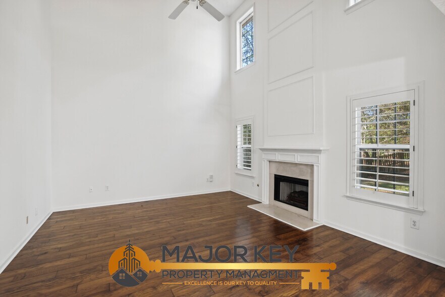 Building Photo - 1620 Midland Ct