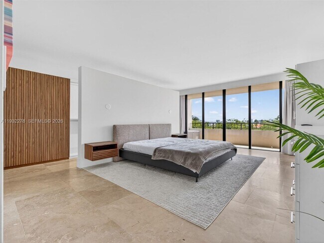 Building Photo - 11113 Biscayne Blvd