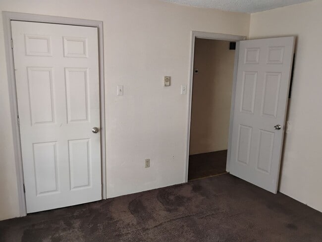 Building Photo - Cozy 1 Bedroom Apartment!