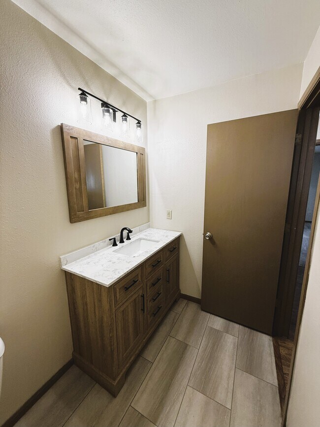 Building Photo - 7522 Madrid ct