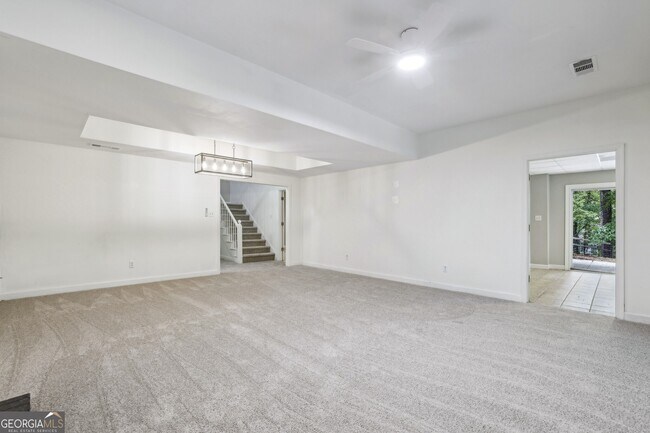 Building Photo - 110 Westchester Way