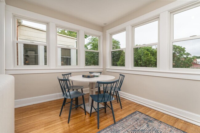 Building Photo - Charming Townhome | 5 Bed | 3.5 Bath | 2,400 Sf | Covered Front Porch & Large Fenced-In Backyard ...