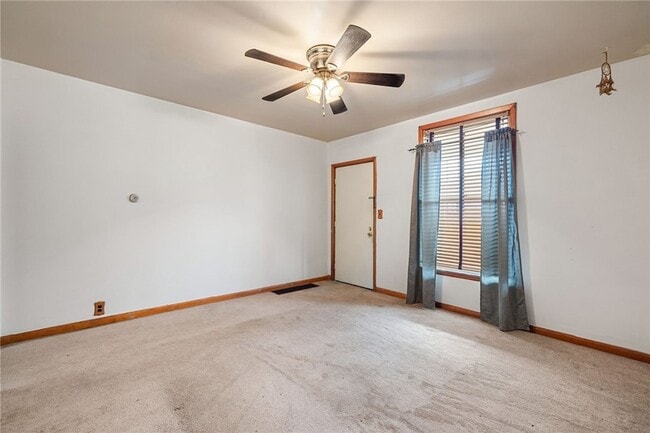 Building Photo - 1115 1/2 Church Avenue Unit