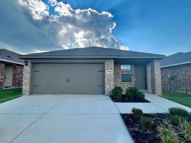 Primary Photo - Charming 3-Bedroom 2-Baths Home in Magnolia
