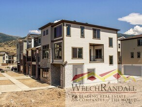 Building Photo - 3 bed 2.5 Bath Single-Family Home in Farmi...