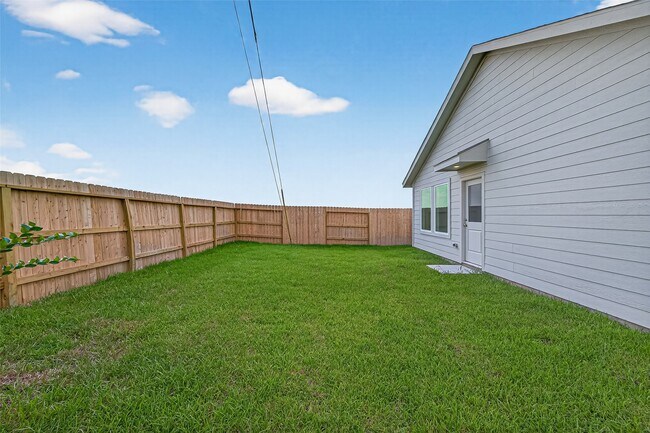 Building Photo - 5211 Esperanza