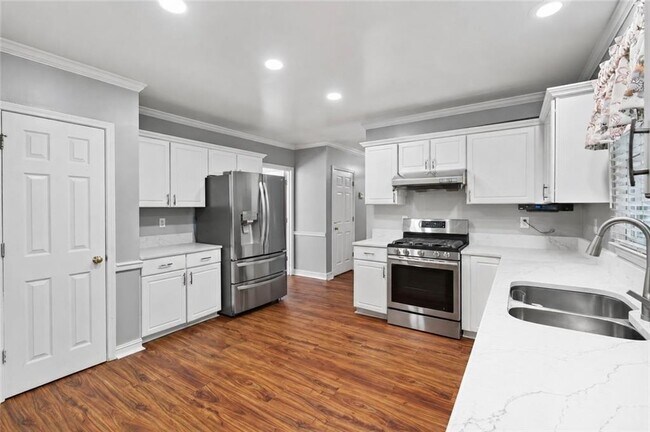 Building Photo - 3760 Peachbluff Ct