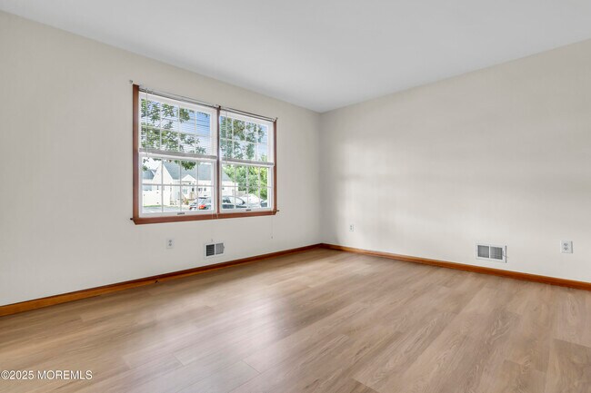 Building Photo - 186 Cherry Quay Rd