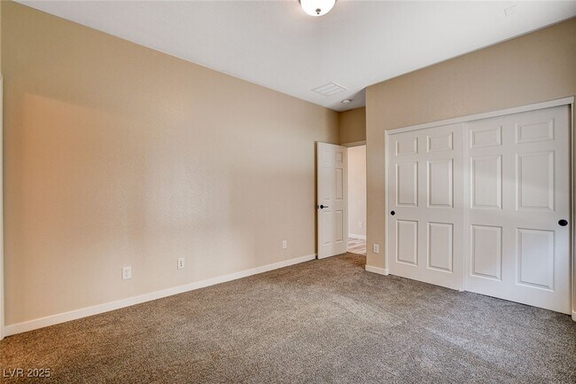 Building Photo - 2536 Sturrock Dr