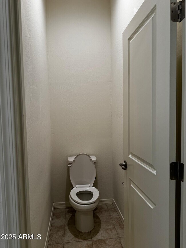 Building Photo - 5526 N 107th Ln