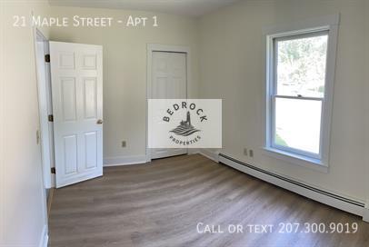 Building Photo - 21 Maple St