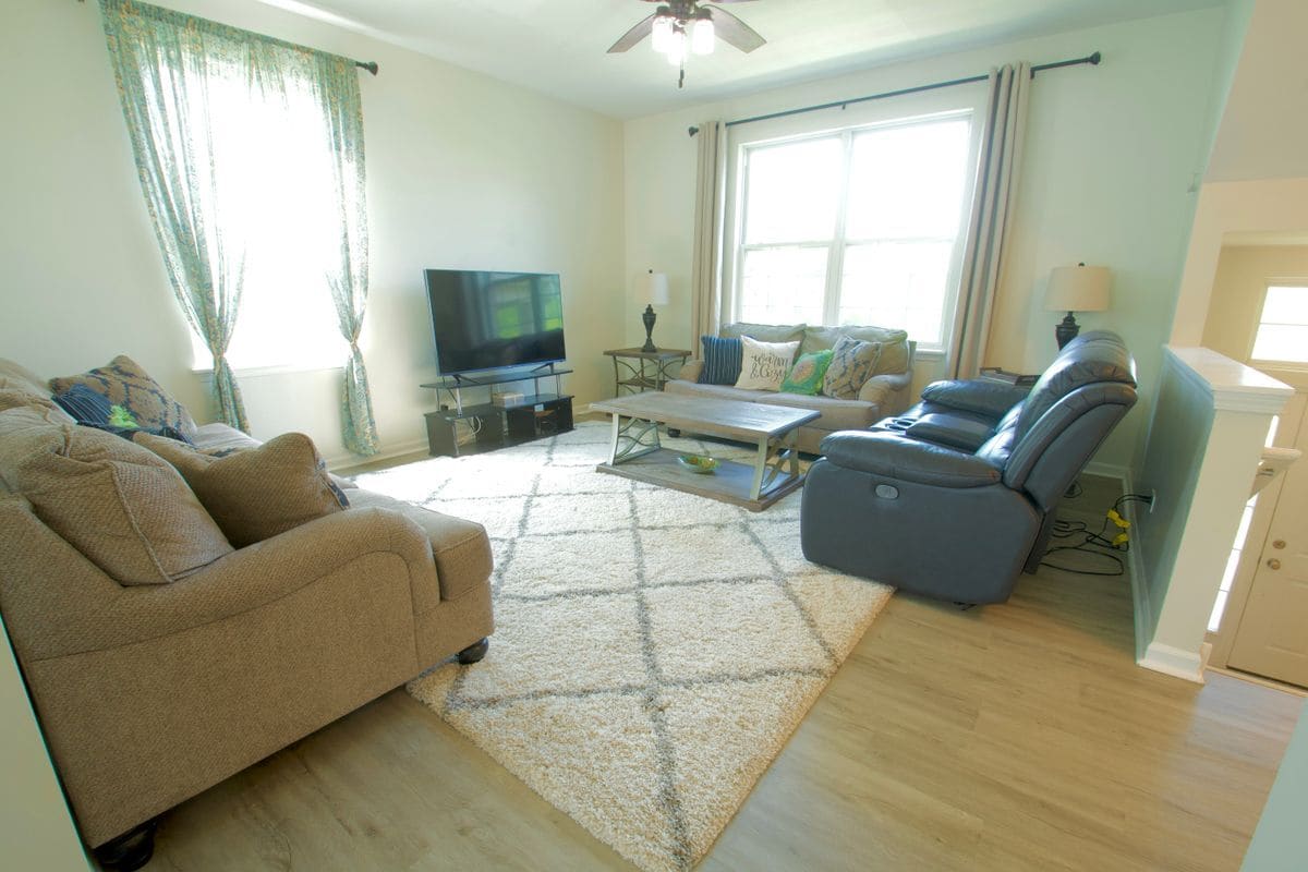 Building Photo - 3128 Valley Falls St