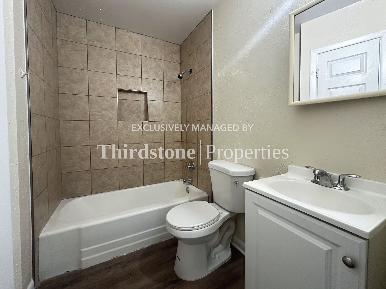 Building Photo - 5502 Plymouth St