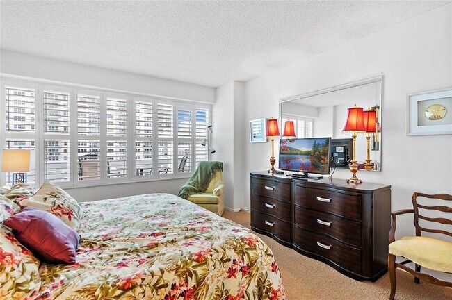 Building Photo - 4010 Galt Ocean Dr