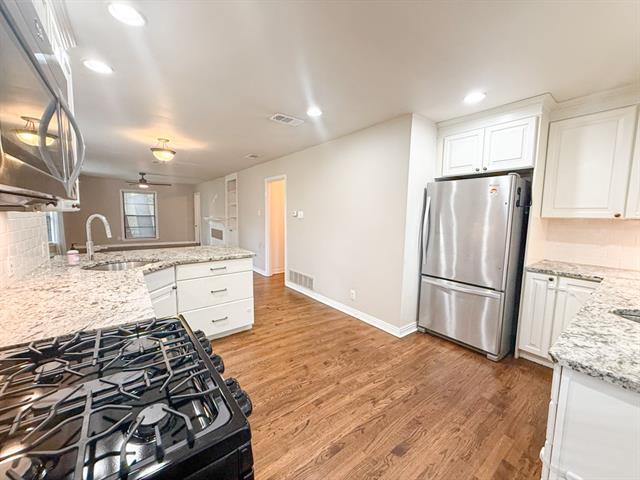Building Photo - 3766 Park Ln