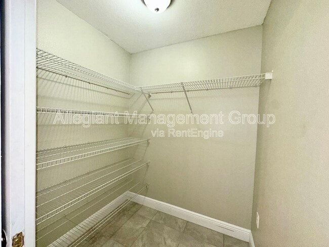 Building Photo - 116 N College St