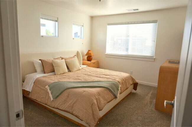 Building Photo - 5553 E Bollo St