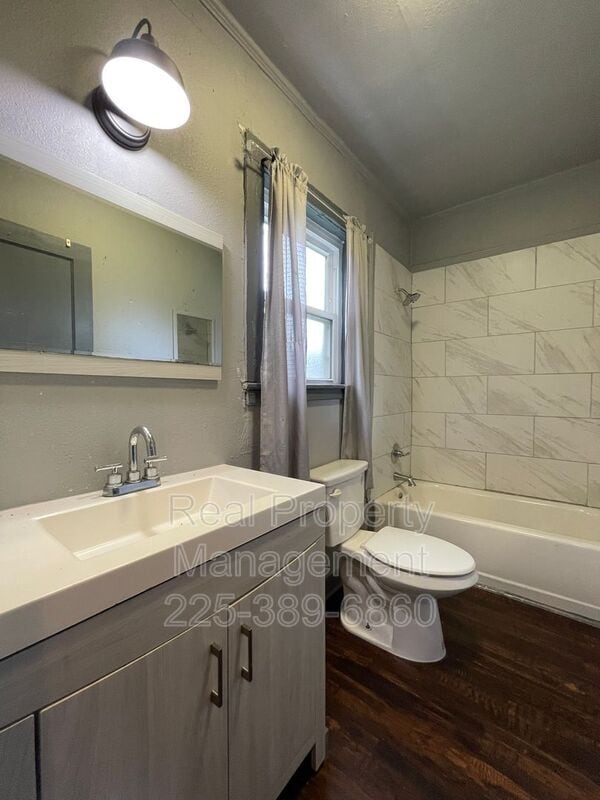 Building Photo - 1133 Maximillian St