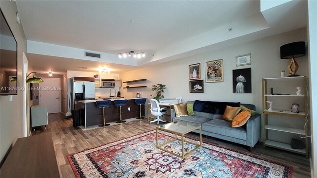 Building Photo - 1900 N Bayshore Dr