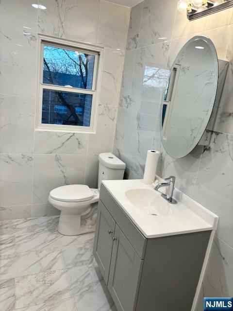 Building Photo - 465 Main 2