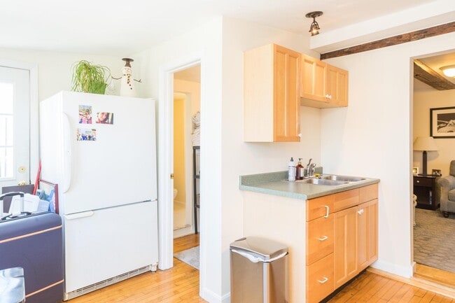 Building Photo - 151 High St