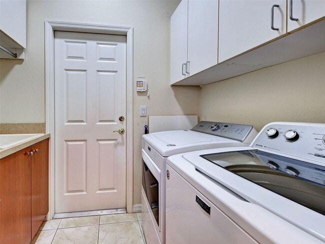 Building Photo - Willowbend Community