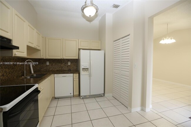 Building Photo - 14659 SW 126th Pl