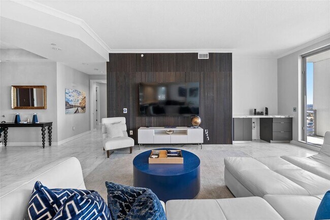 Building Photo - 449 S 12th St