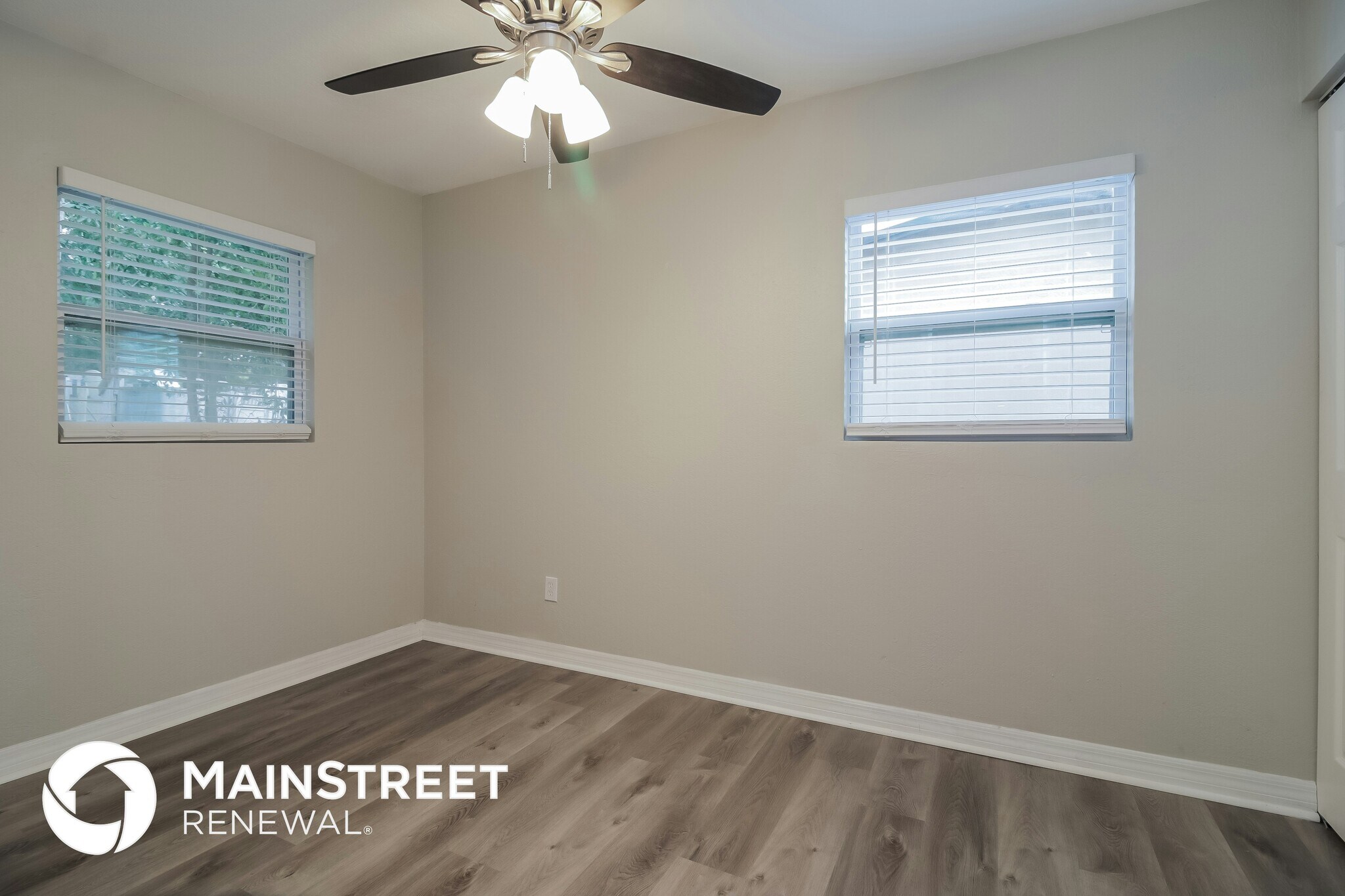 Building Photo - 865 Emerald Dr