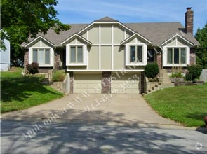 Building Photo - Spacious 3 Bed 2 Bath Duplex in Overland P...