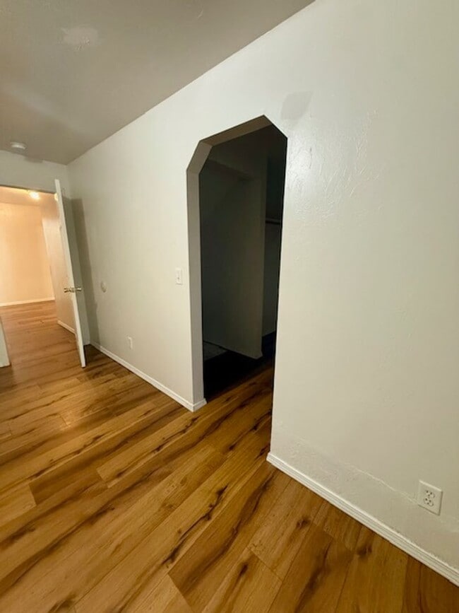 Building Photo - 3 Bedroom 2 Bathroom Pet Friendly-Belgrade