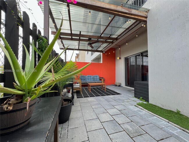 Building Photo - 7825 NW 104th Ave