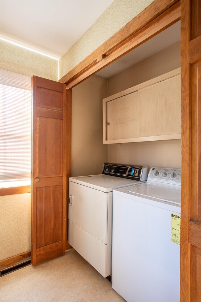 Building Photo - 396 Prindle Rd