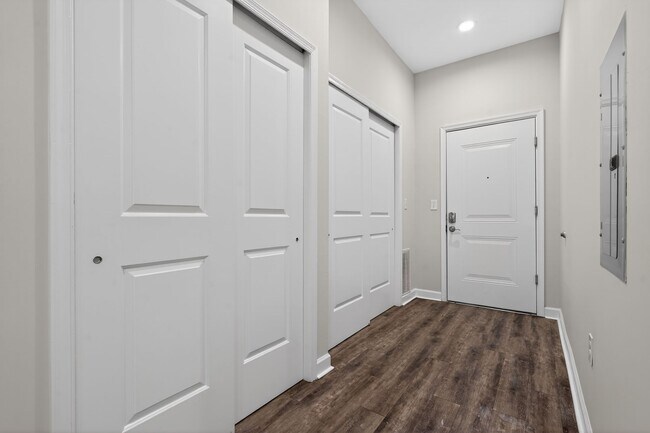 Building Photo - 980 N Marshall St