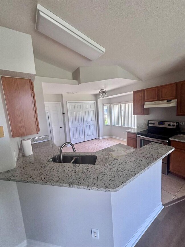 Building Photo - Davenport Home