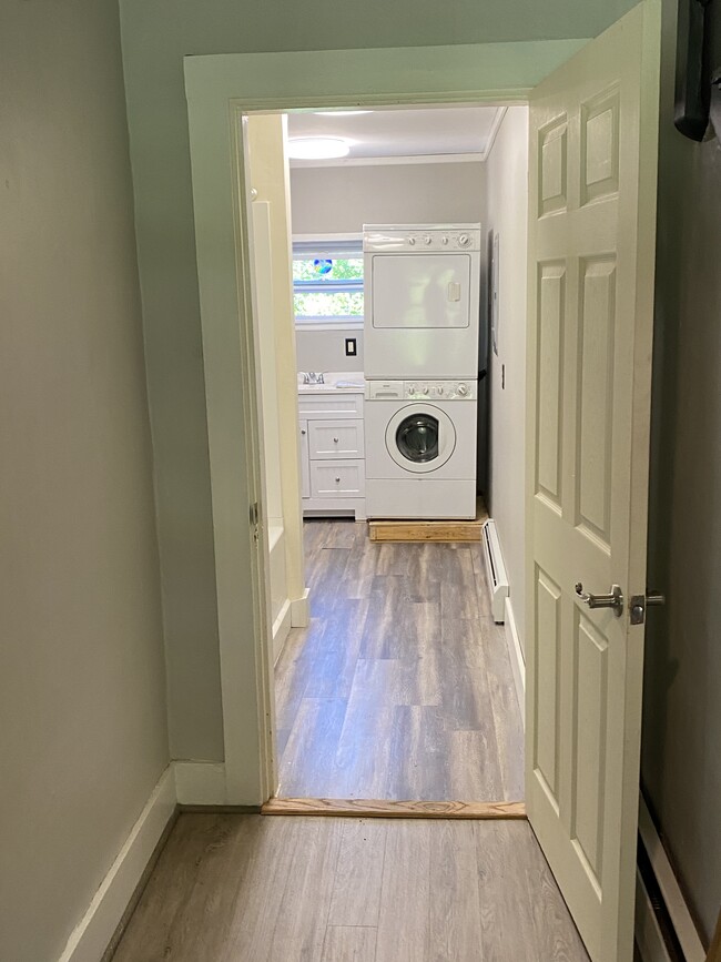 Bathroom 1 full tub and laundry. - 31 Foye Rd