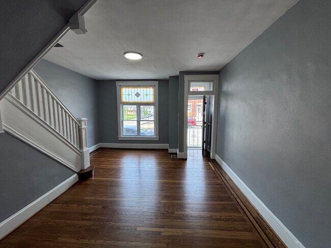 Primary Photo - 2021 E Lanvale St