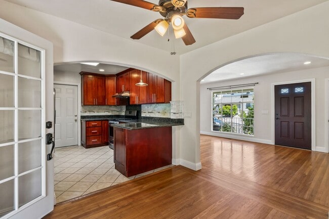 Building Photo - 135 Anza Way