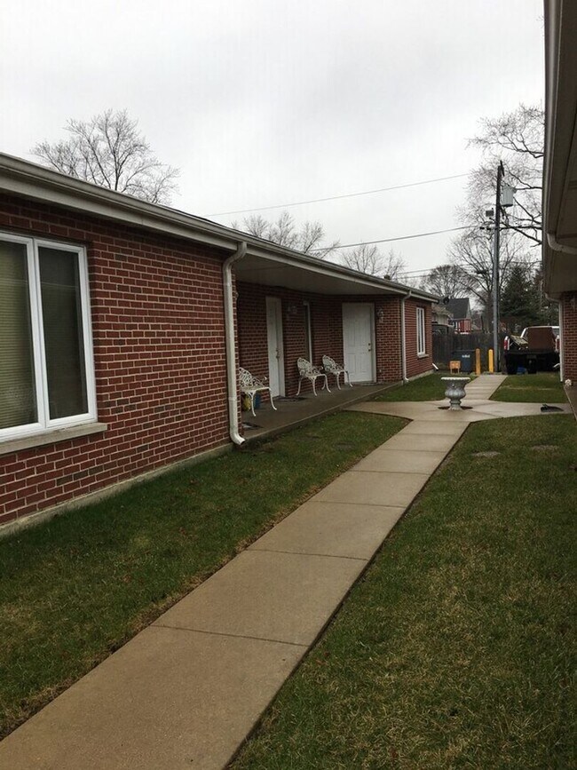 Building Photo - 3020 Jackson Ave