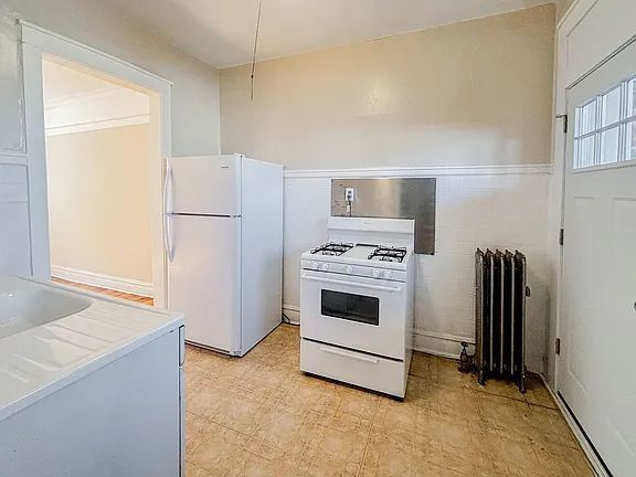 Building Photo - 3817 N Lawndale Ave