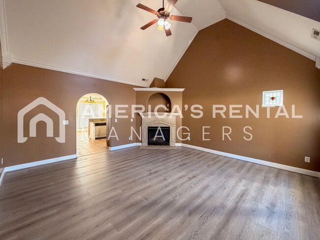 Building Photo - Calera One-Level Living with Spacious Layout