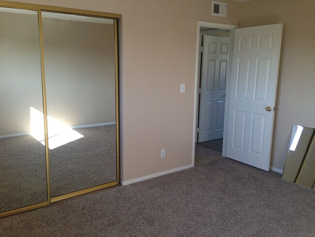 Building Photo - 12835 10th St