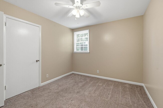 Building Photo - 758 McPherson Dr
