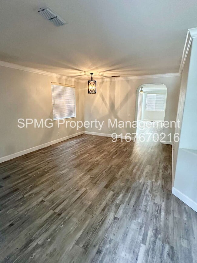 Building Photo - 5755 Bridgecross Dr