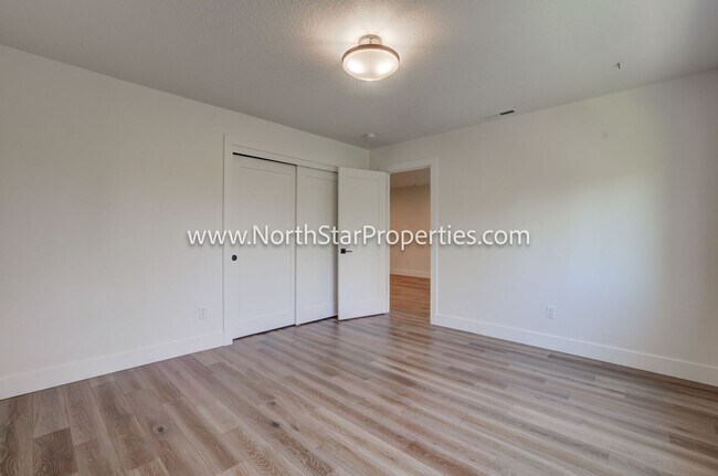 Building Photo - 2542 NW Marken St